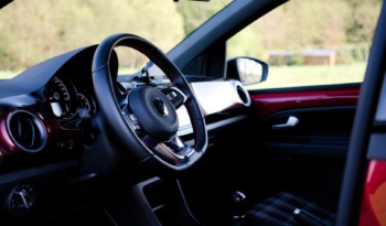 Volkswagen UP GTI full