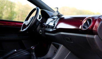 Volkswagen UP GTI full