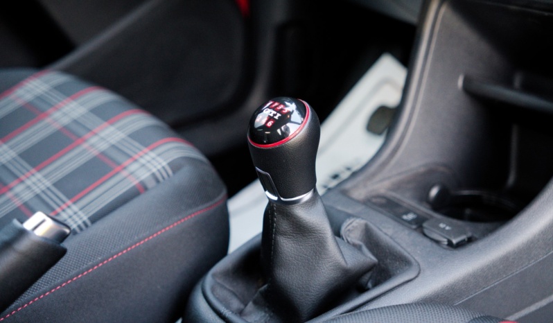 Volkswagen UP GTI full