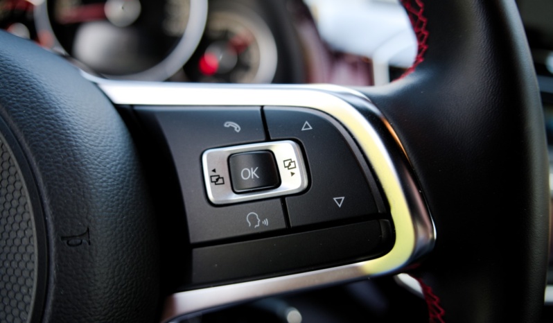 Volkswagen UP GTI full