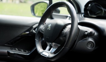 Peugeot 2008 full