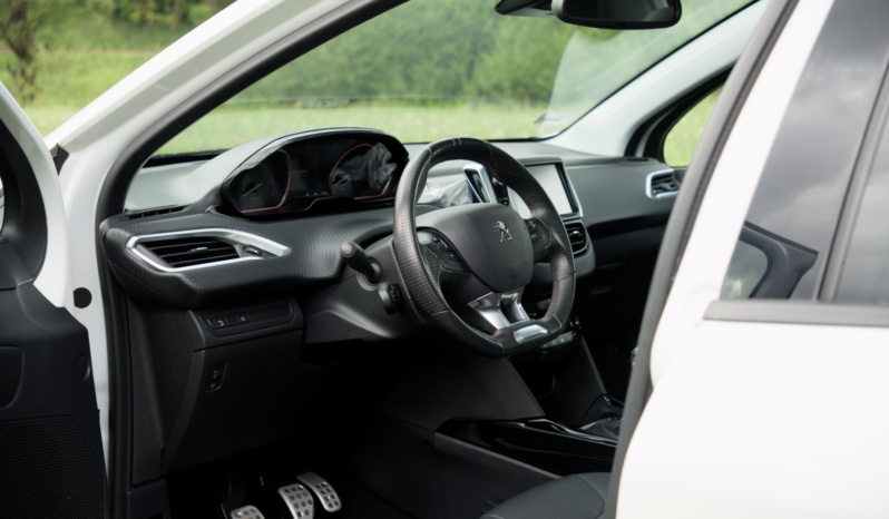 Peugeot 2008 full