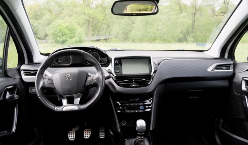 Peugeot 2008 full
