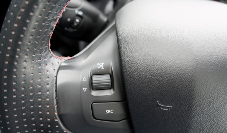 Peugeot 2008 full