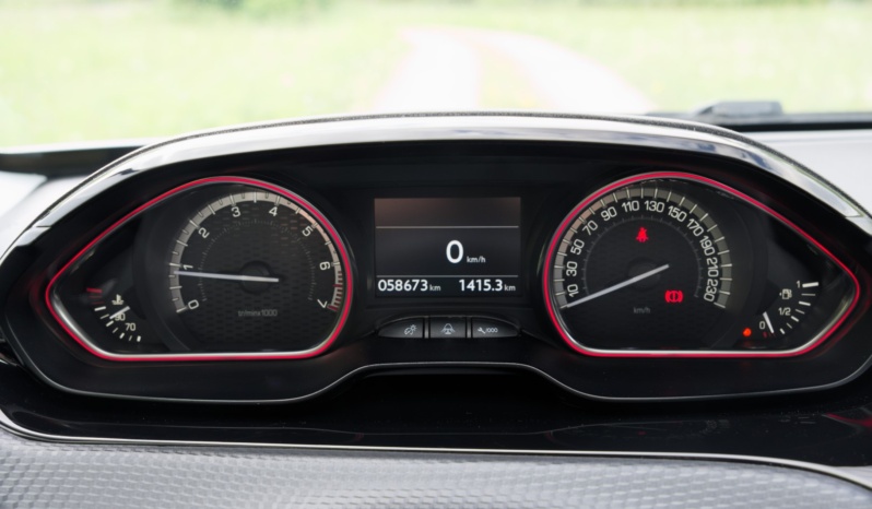 Peugeot 2008 full