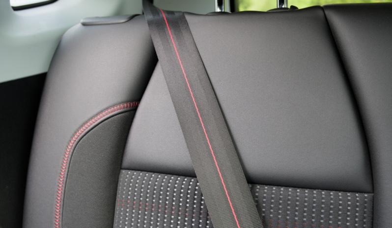 Peugeot 2008 full
