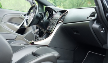 Opel Astra OPC full