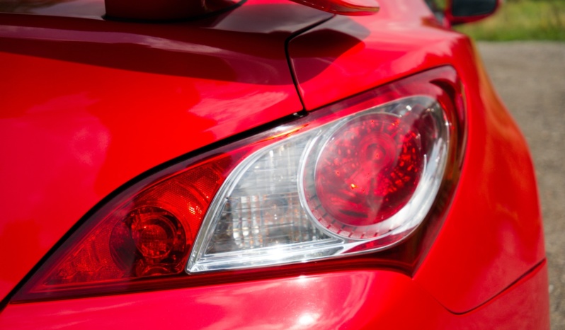 Hyundai Genesis Coupe full