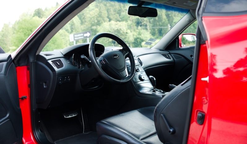 Hyundai Genesis Coupe full