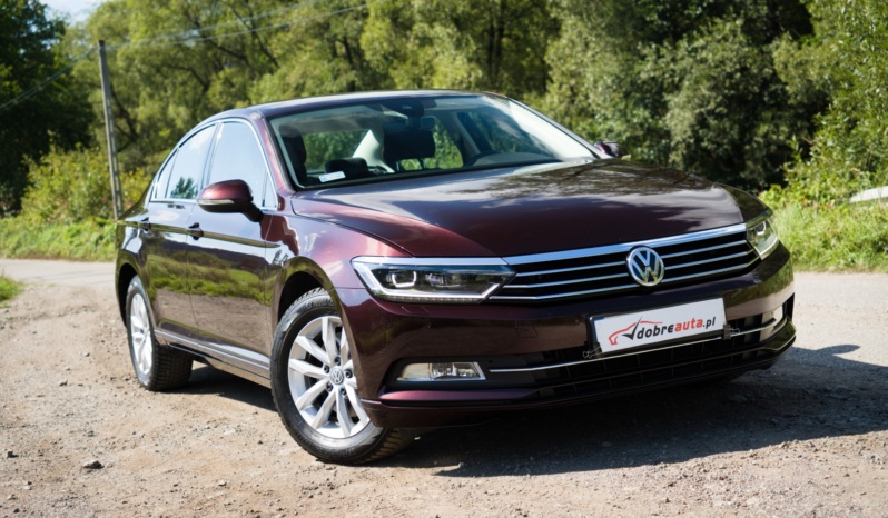 Volkswagen Passat full
