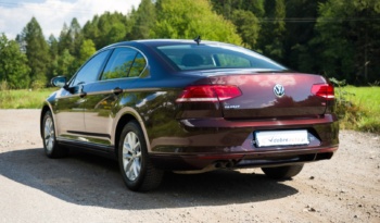 Volkswagen Passat full