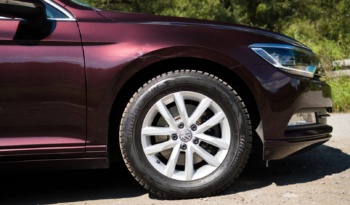 Volkswagen Passat full