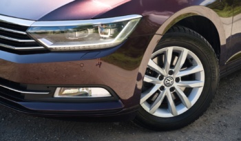 Volkswagen Passat full