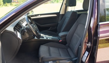 Volkswagen Passat full