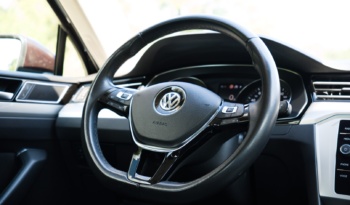Volkswagen Passat full