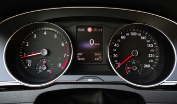 Volkswagen Passat full