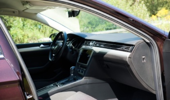 Volkswagen Passat full