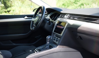 Volkswagen Passat full