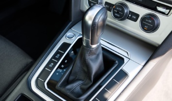 Volkswagen Passat full