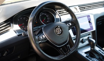 Volkswagen Passat full