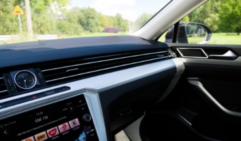 Volkswagen Passat full