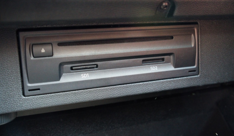 Volkswagen Passat full