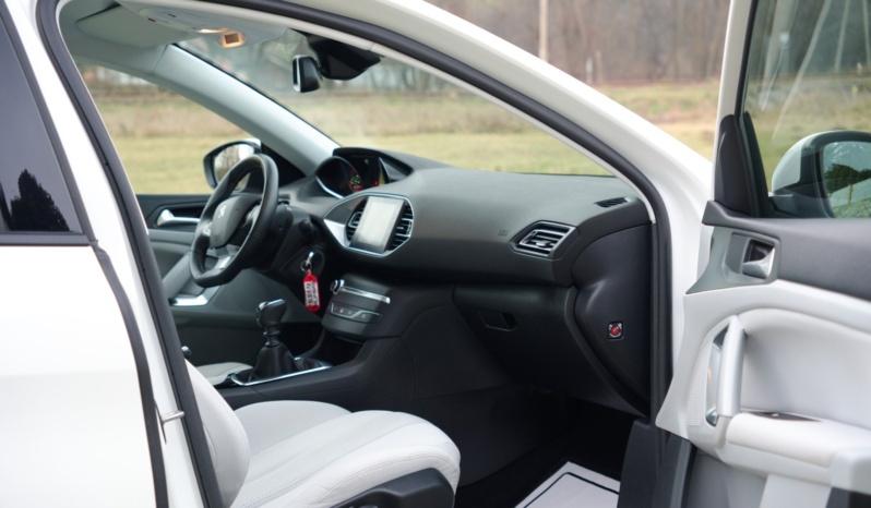 Peugeot 308 full