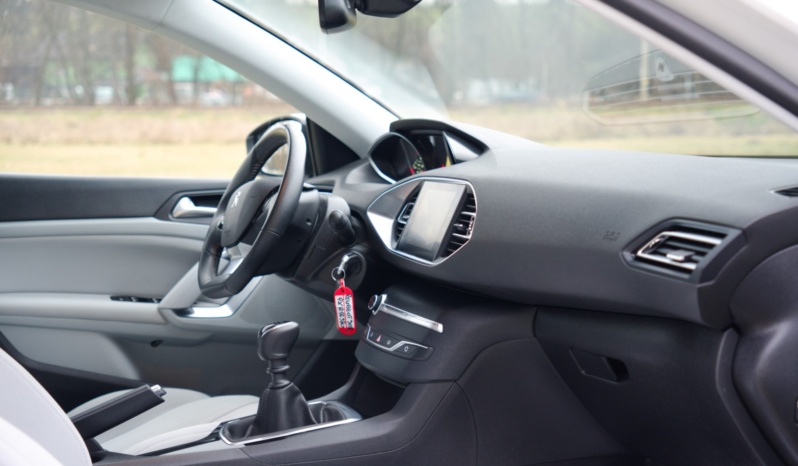 Peugeot 308 full