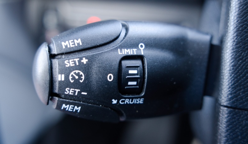 Peugeot 308 full