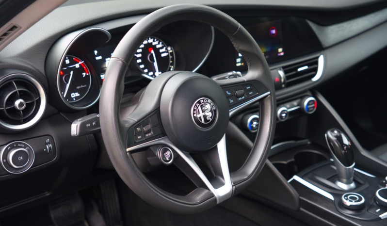 Alfa Romeo Giulia full
