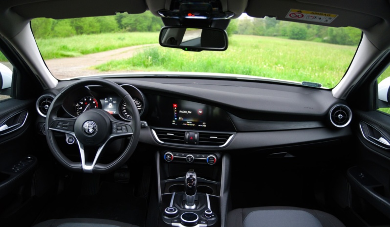 Alfa Romeo Giulia full