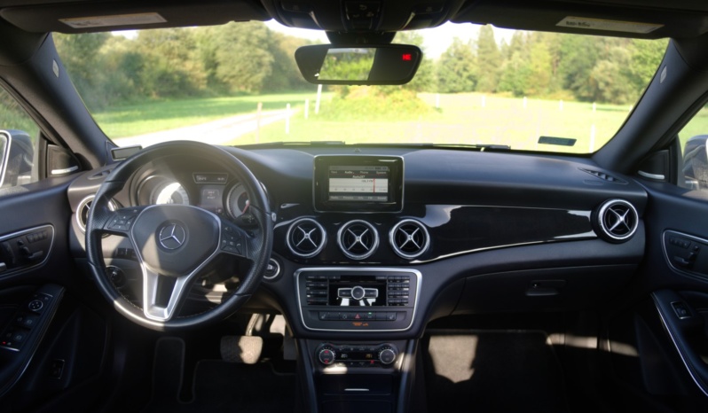 Mercedes CLA full
