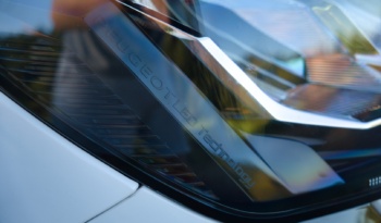 Peugeot 208 full