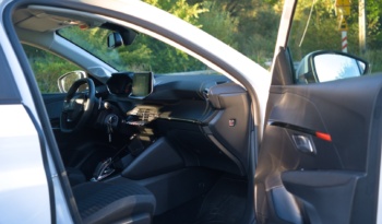 Peugeot 208 full