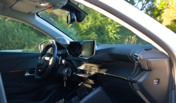 Peugeot 208 full