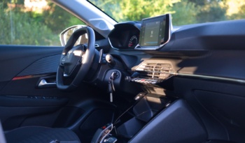 Peugeot 208 full