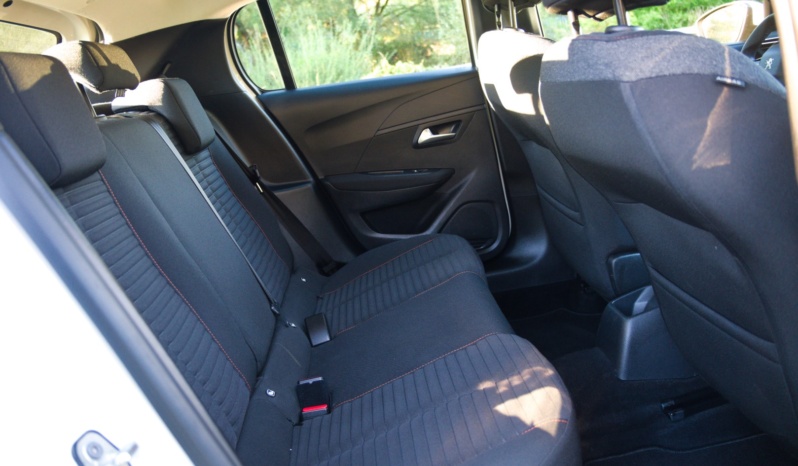 Peugeot 208 full
