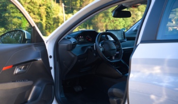 Peugeot 208 full