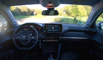 Peugeot 208 full