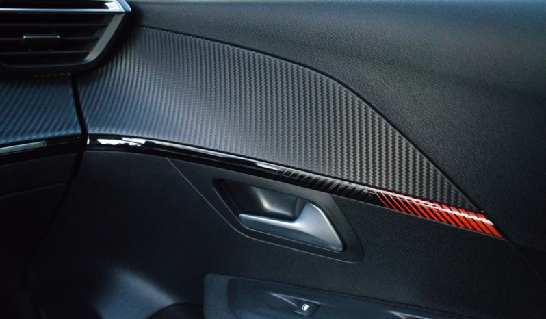 Peugeot 208 full