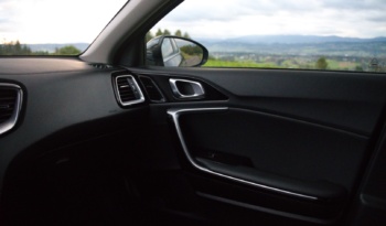 KIA xCeed full