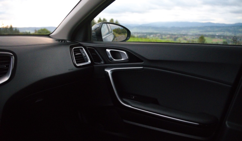 KIA xCeed full