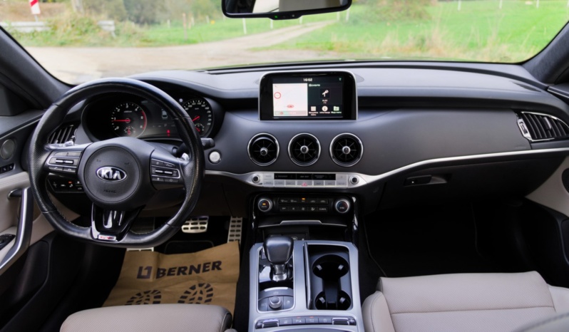 Kia Stinger full