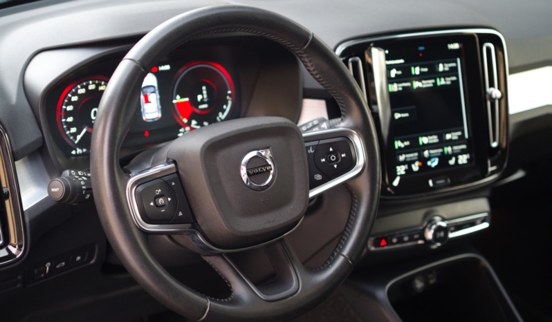 Volvo XC40 full