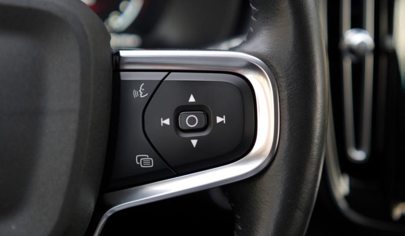 Volvo XC40 full
