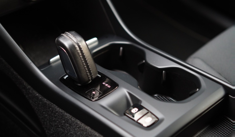 Volvo XC40 full