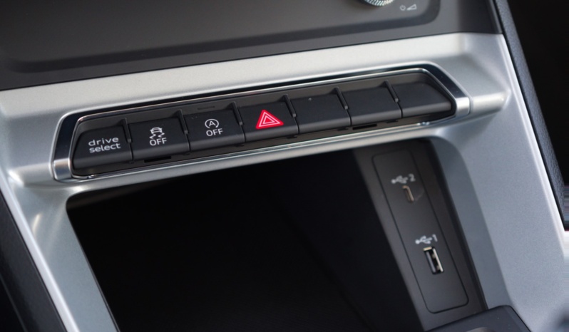 Audi Q3 full