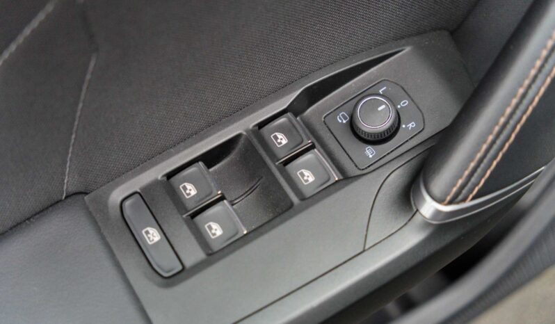 
								Cupra Formentor full									