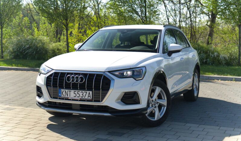 
								Audi Q3 full									