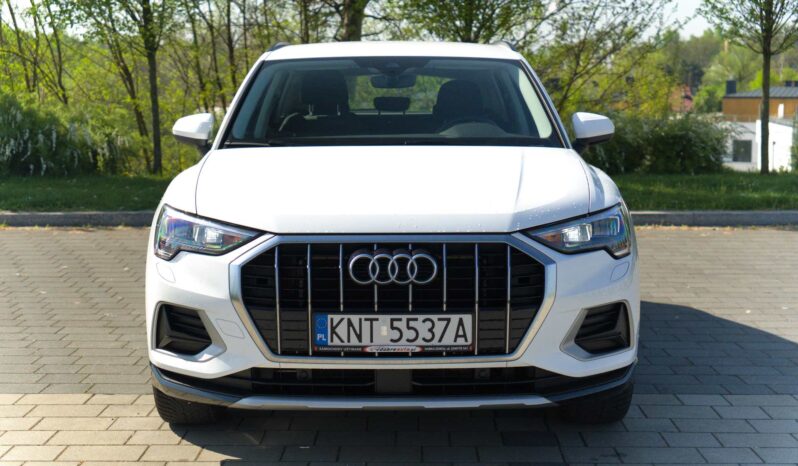 
								Audi Q3 full									